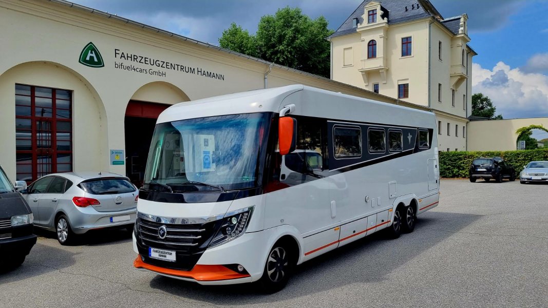 Wohnmobil mit Brenngastank ausgestattet
